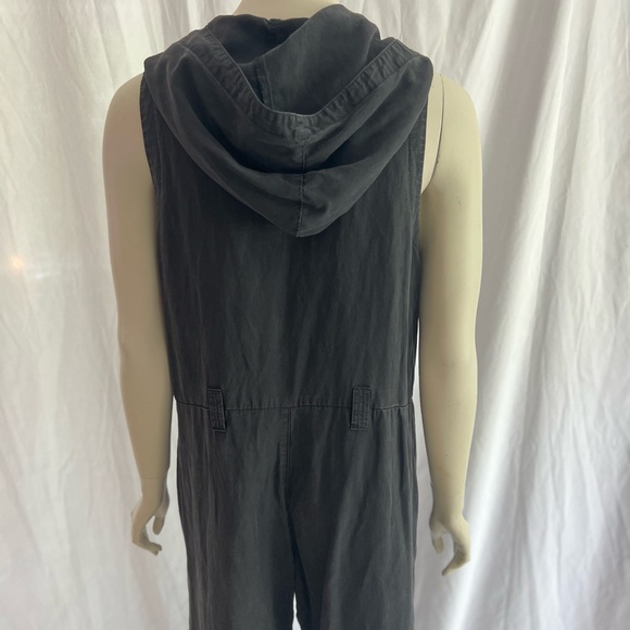 Unique 4-season statement piecee by designer Lurdes Bergada - Picture 6 of 9